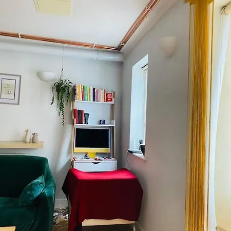 Stylish Room & Private Bathroom In Central London Exterior photo