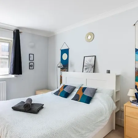 Stylish Room & Private Bathroom In Central London Exterior photo