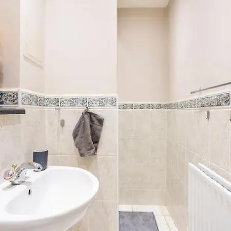 Stylish Room & Private Bathroom In Central London Exterior photo