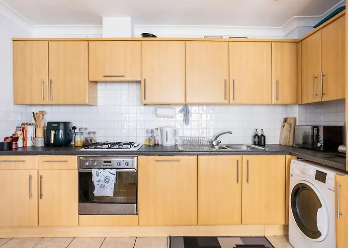 Stylish Room & Private Bathroom In Central London