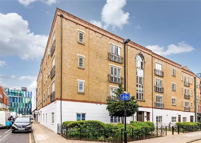 Stylish Room & Private Bathroom In Central London